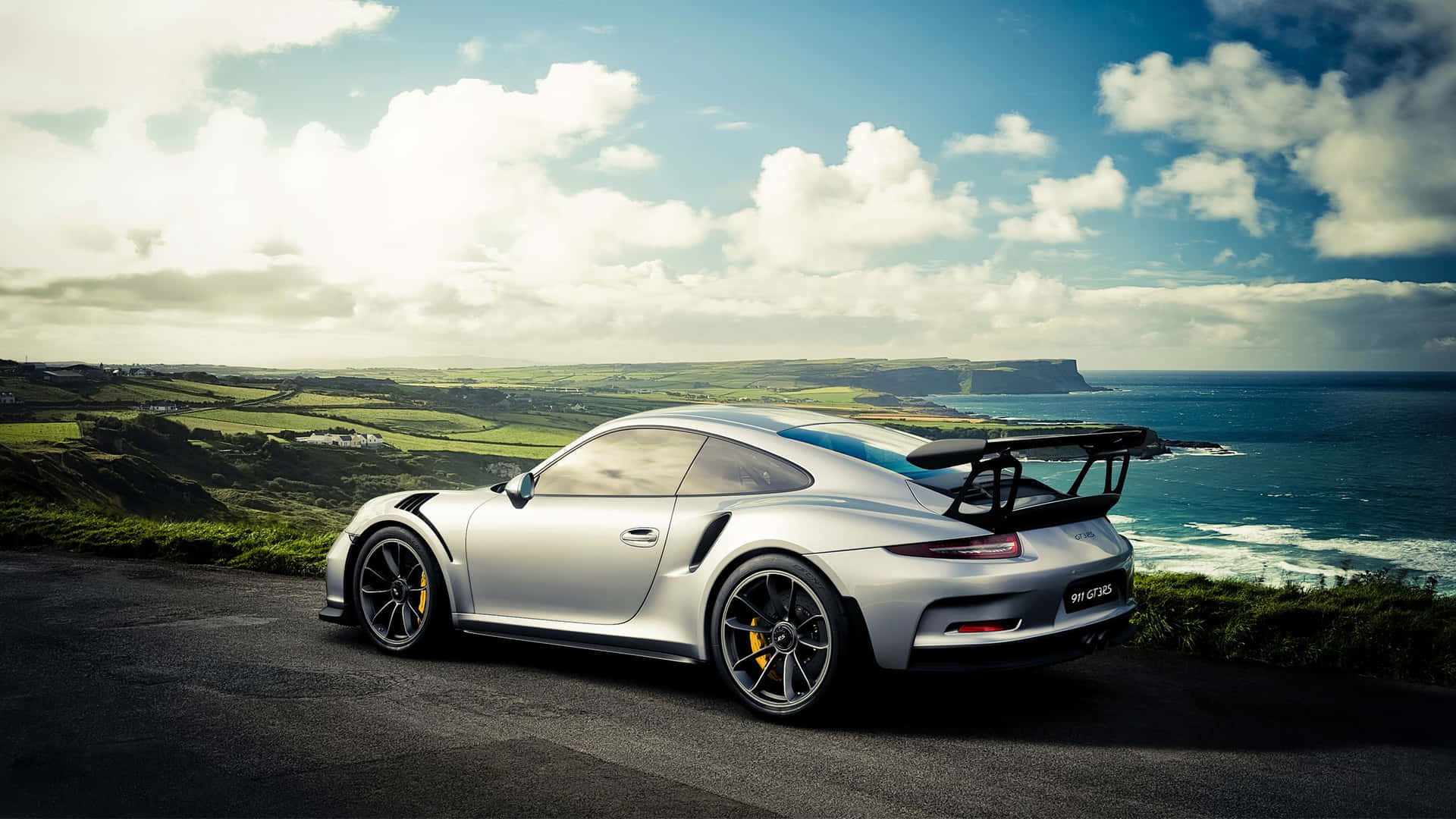 Porsche911-g-t3-r-s-coastal-roadside-8t5su9y81rem4enp